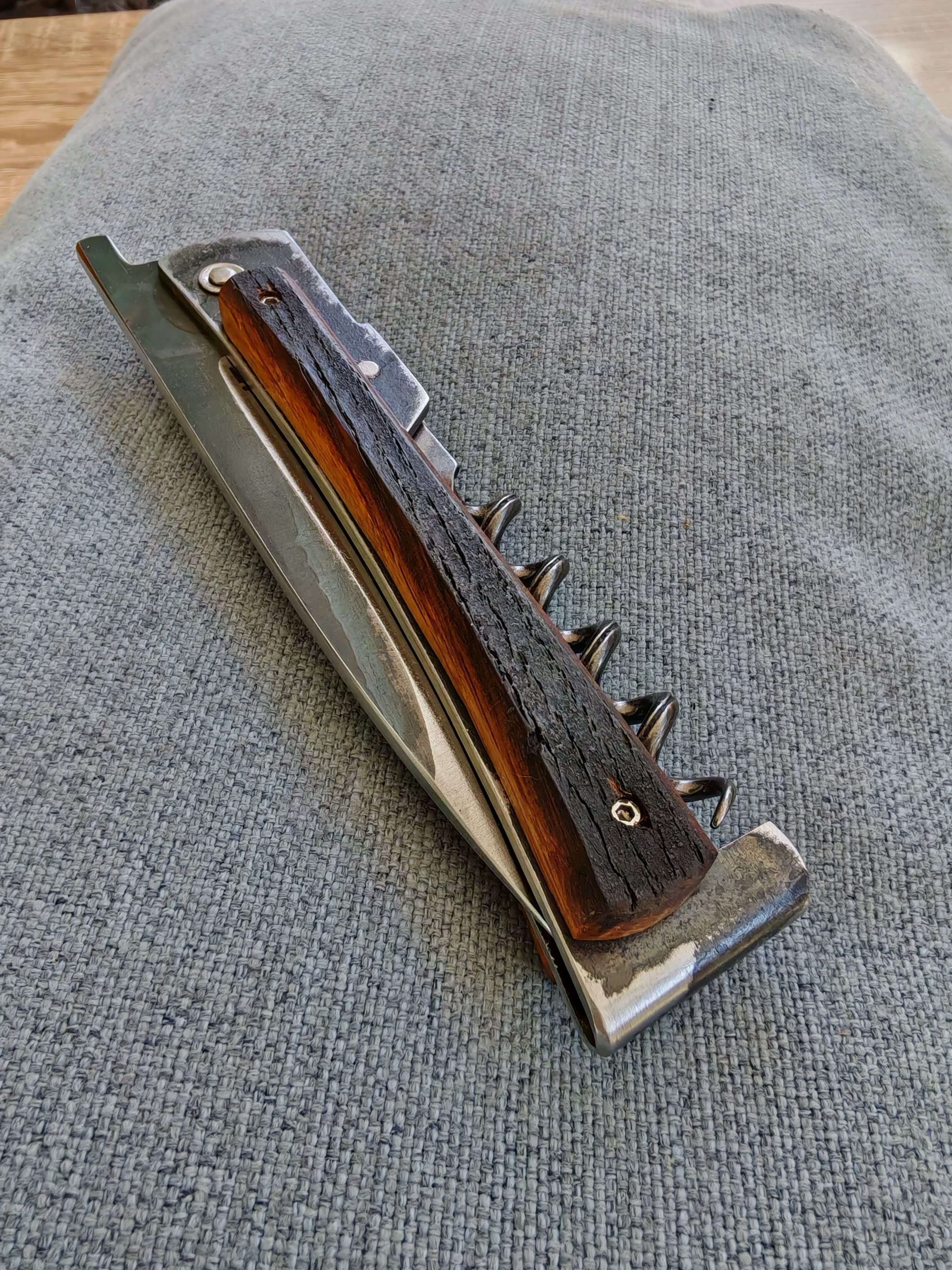 LE BOUHNOUME (Douelle de Tonneau de vin)